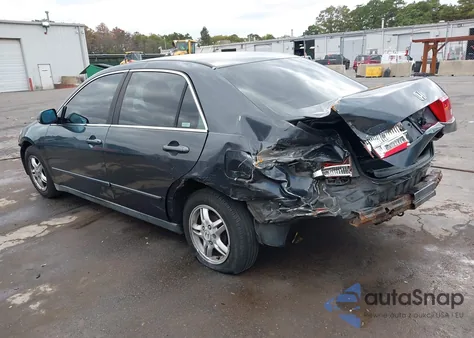 2005 Honda Accord 2.4 Lx from USA, damaged, VIN 1HGCM56435A155377
